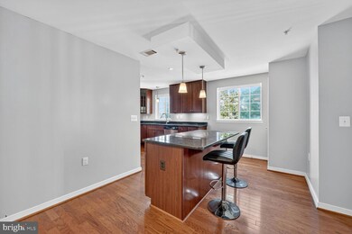 4071 S Four Mile Run Dr unit 401, Arlington, VA 22204 - photo 4