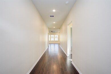 7810 Hanfro Ln, Houston, TX 77088 - photo 6