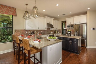 Gorgeous Kitchen w/ Stainless Steel Appliances
