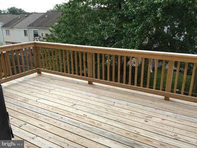 19027 Partridge Wood Dr, Germantown, MD 20874 - photo 4