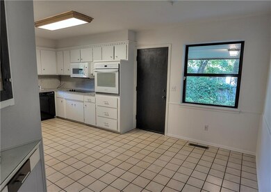 6228 Kingston Rd, Oklahoma City, OK 73122 - photo 6