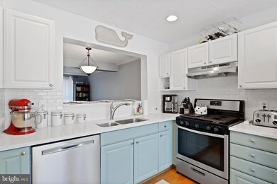 8512 Pine Meadows Dr, Odenton, MD 21113 - photo 6