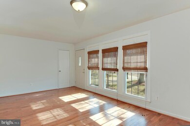 8116 Gavin St, New Carrollton, MD 20784 - photo 4