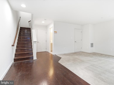 9811 Wood Edge Way, Lanham, MD 20706 - photo 4