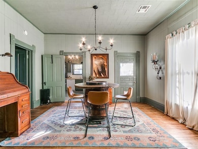 318 S 2nd St, Guthrie, OK 73044 - photo 4