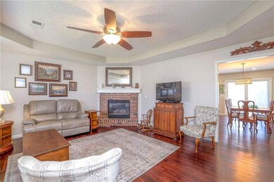 716 Coventry Ln, Raymore, MO 64083 - photo 4