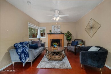 8-web-or-mls-2809 E Lester St - MLS Imag