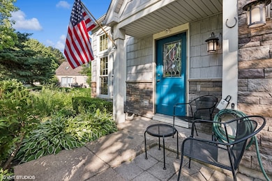 1329 Gloucester Cir, Carol Stream, IL 60188 - photo 2