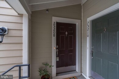 25208 Briargate Terrace, Chantilly, VA 20152 - photo 4