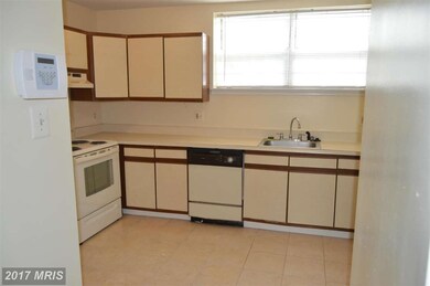 6851 Milltown Ct unit NONE, District Heights, MD 20747 - photo 3