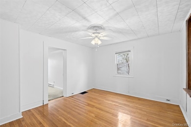 15 Robinson St unit 1, Fishkill, NY 12524 - photo 4