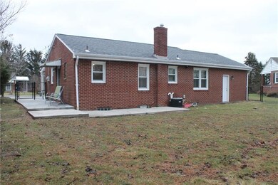 35 Longvue Cir, Ambridge, PA 15003 - photo 5