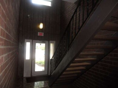 1221 Chalet Rd unit 100, Naperville, IL 60563 - photo 3