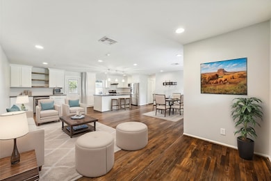 2210 Hewitt Dr, Houston, TX 77018 - photo 2