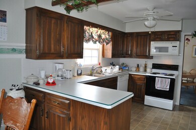 536 S Market St, Muncy, PA 17756 - photo 7