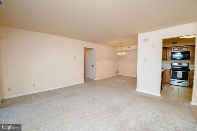 2407A Yarmouth Ln unit 2407, Mount Laurel, NJ 08054 - photo 6