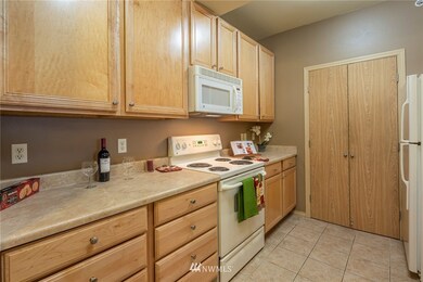 512 Darby Dr unit 313, Bellingham, WA 98226 - photo 2