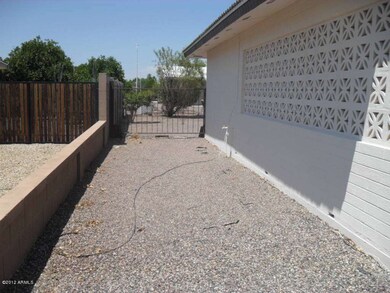 RV gate 1