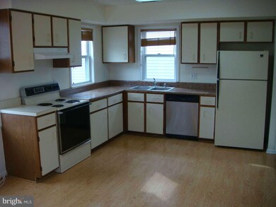 7251 Riding Hood Cir, Columbia, MD 21045 - photo 6