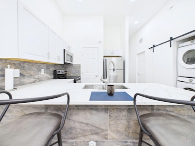 2216 San Gabriel St unit 305, Austin, TX 78705 - photo 6