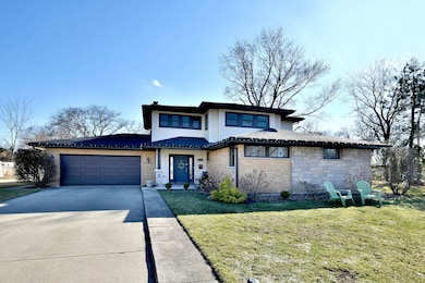 412 E Atwater Ave, Elmhurst, IL 60126 - photo 2