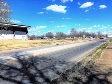 737 N 4th St, Rogers, AR 72756 - photo 6