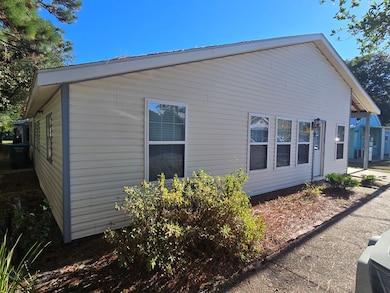 51-1 E Pine St unit 1, Carrabelle, FL 32322 - photo 4