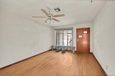 10423 Royal Oaks Dr, Houston, TX 77016 - photo 4