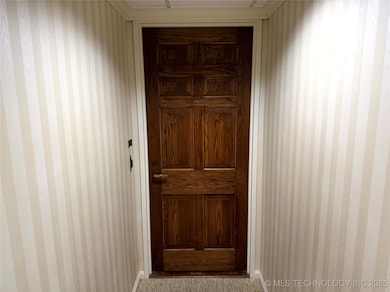 The Yorktown unit 302, Tulsa, OK 74114 - photo 2