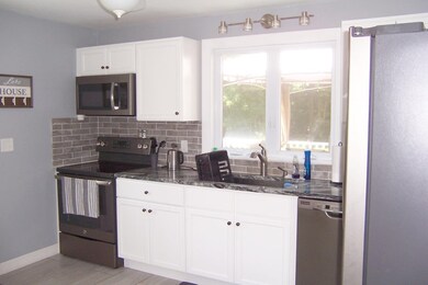 76 Woodside Dr, Bristol, NH 03222 - photo 4