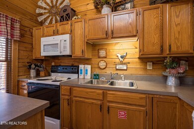 1628 Ginnys Tr, Sevierville, TN 37876 - photo 4