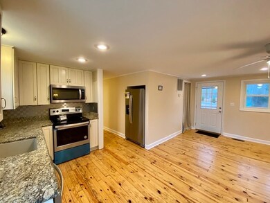 95 N Lakeshore Dr, Louisa, VA 23093 - photo 6