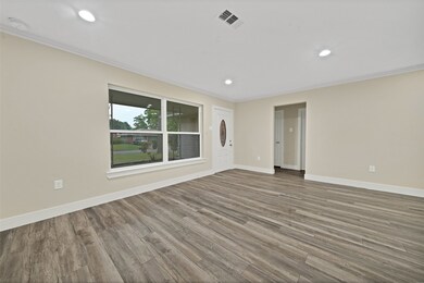 10201 Royal Oaks Dr, Houston, TX 77016 - photo 4