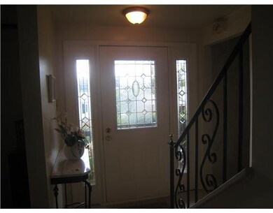 Entry/Foyer. Newer leaded entry door