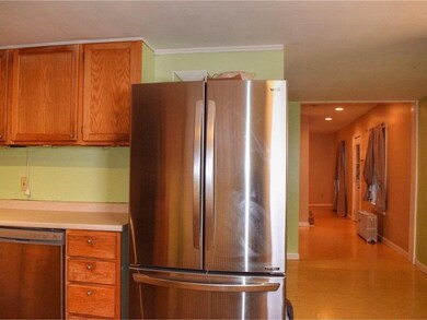 8 Waverly St, Essex Junction, VT 05452 - photo 4