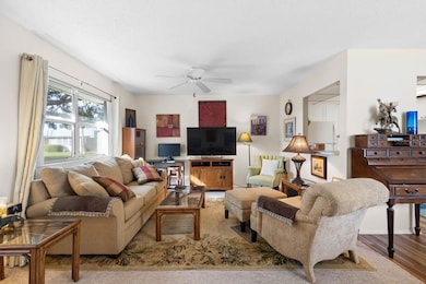 1802 Bedford Ln unit 2, Sun City Center, FL 33573 - photo 5