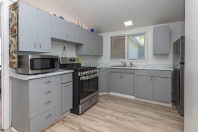 3007 Castle Ct, Salina, KS 67401 - photo 6