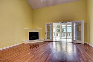 821 Sloop Pointe Ln Kure Beach-large-009