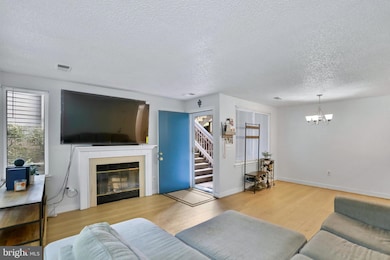 11723 Summerchase Cir, Reston, VA 20194 - photo 5