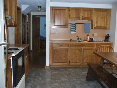 416 Potwine Ln, Amherst, MA 01002 - photo 5