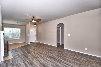 8972 S 253rd East Ave, Broken Arrow, OK 74014 - photo 4