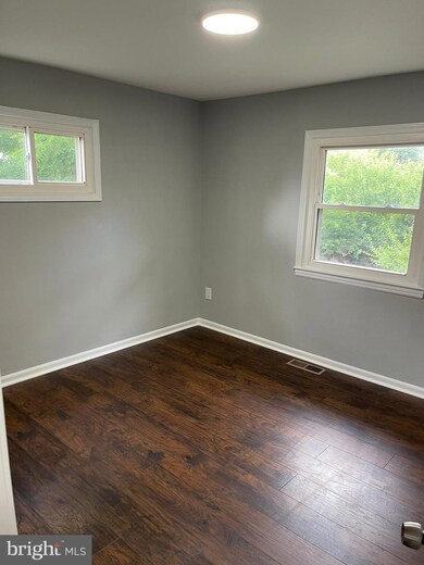 610 W Nettle Tree Rd, Sterling, VA 20164 - photo 3