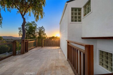 5011 Macfarlane Ln, Woodland Hills, CA 91364 - photo 3
