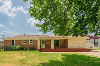 821 Glenda Dr, Bedford, TX 76022 - photo 2