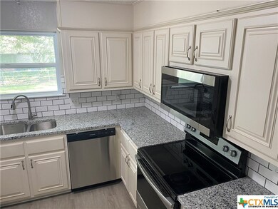 128 E Blancas Dr, Copperas Cove, TX 76522 - photo 6