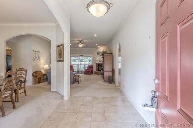 Welcoming and bright! Open formal dining area flow