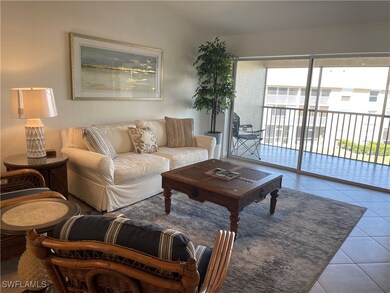 9640 Victoria Ln unit 305, Naples, FL 34109 - photo 4