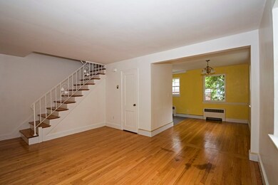 769 Vfw Pkwy unit Right, West Roxbury, MA 02132 - photo 3