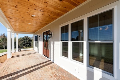 587 Jocelyn Ln, Waynesboro, VA 22980 - photo 3