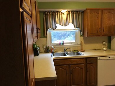 209 Burbank Dr, Warwick, RI 02886 - photo 3